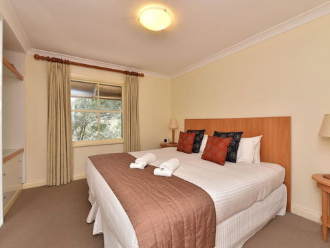 Villa Executive 2br Shiraz Resort Condo Located Within Cypress Lakes Resort (nothing Is More Central) - Perths Hotel 2