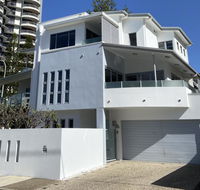Villa Garfield Surfers Paradise - Perths Hotel