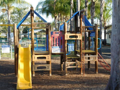 Villa Holiday Park - Perths Hotel 1