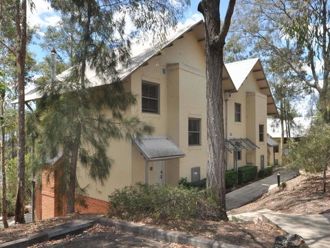 Villa Joie De Vie Located Within Cypress Lakes - Perths Hotel 2
