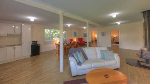 Village Stays Coldstream Gallery Bungalow - Perths Hotel 3