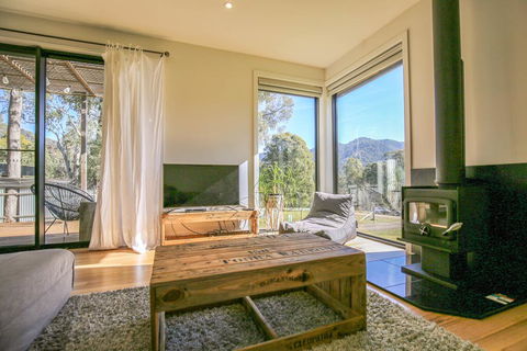 Ville Views - Perths Hotel 1
