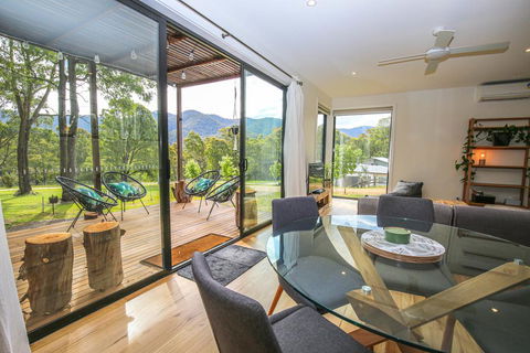 Ville Views - Perths Hotel 0