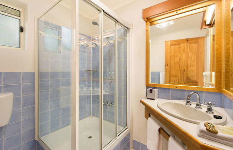 Vineyard Cottages - Perths Hotel 2