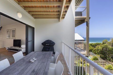 Wake Up To Ocean Views In Stylish Comfort - Perths Hotel 3