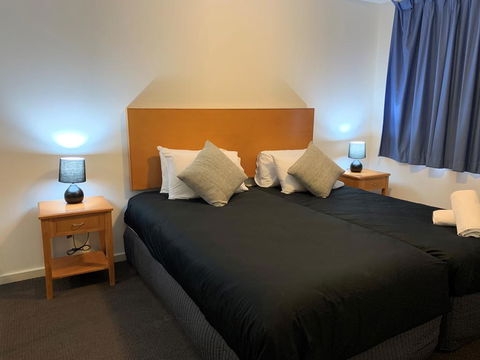 Waldorf, Unit 409 - The Entrance, NSW - Perths Hotel 3