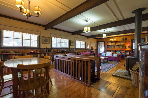 Walhalla Coach House - Perths Hotel 3