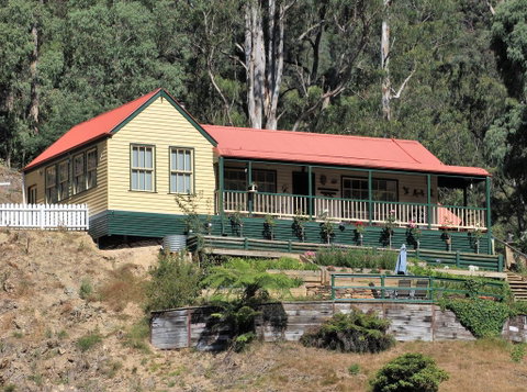 Walhalla Wild Cherry - Perths Hotel 0