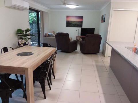 Waratah And Wattle Apartments - Perths Hotel 0