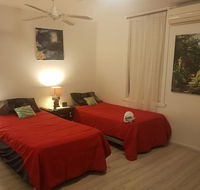 Warm friendly family environment in braybrook - Perths Hotel