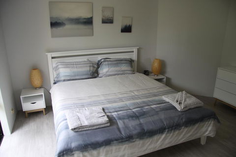 Warnbro Beach Family Accommodation - Perths Hotel 0