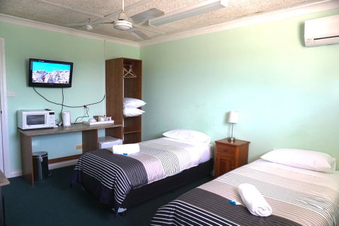 Warners Bay Hotel - Perths Hotel 3