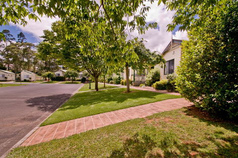 Warragul Gardens Holiday Park - Perths Hotel 1