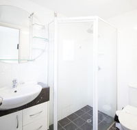 Warringa Surf Holiday Apartments - Perths Hotel