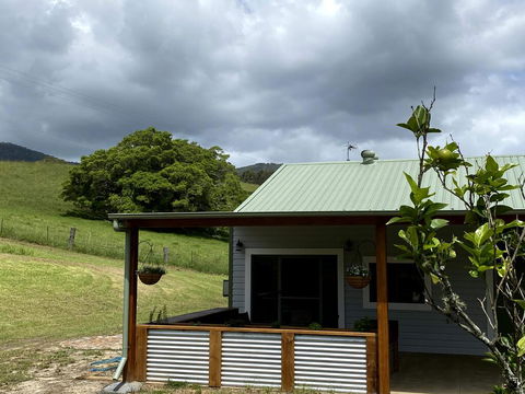 Waterfall Unit Farm Stay - Perths Hotel 1