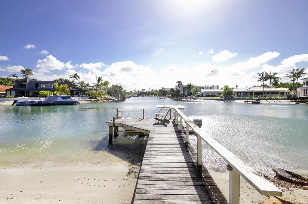 Noosa QLD Perths Hotel