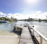 Waterfront on Witta Circle - Perths Hotel