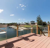 Waterfront Retreat - Perths Hotel