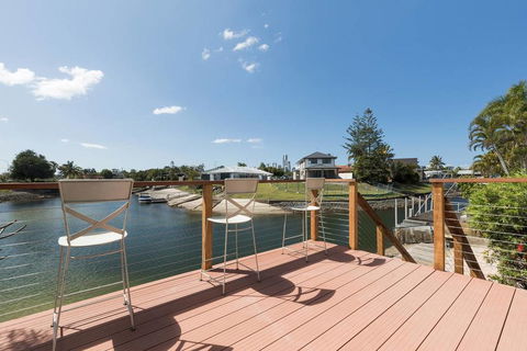 Waterfront Retreat - Perths Hotel 0