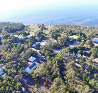 Waterfront Retreat At Wattle Point - Perths Hotel