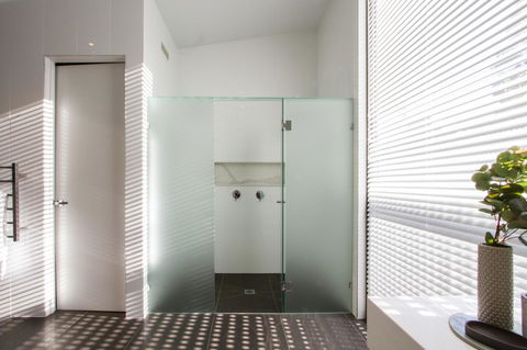 Hepburn Springs Escape - Perths Hotel 16