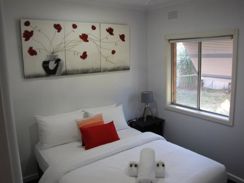 Clarke Street - Perths Hotel 9