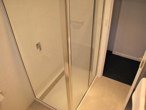 Clarke Street - Perths Hotel 4