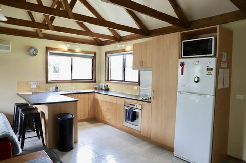 Red Ceder Cottage - Great Ocean Road - Port Campbell - Perths Hotel 11