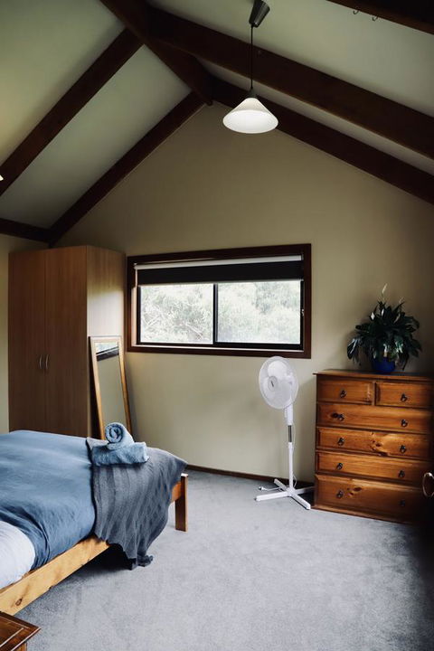 Red Ceder Cottage - Great Ocean Road - Port Campbell - Perths Hotel 4