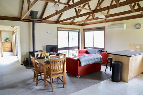Red Ceder Cottage - Great Ocean Road - Port Campbell - Perths Hotel 12