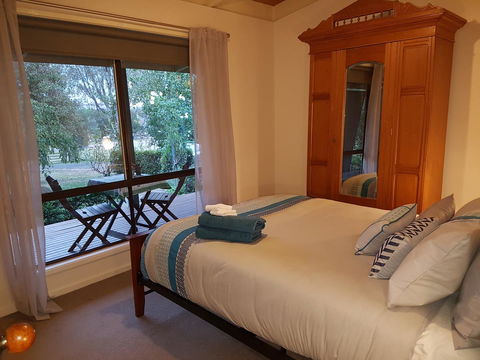 Wahroonga - Perths Hotel 5