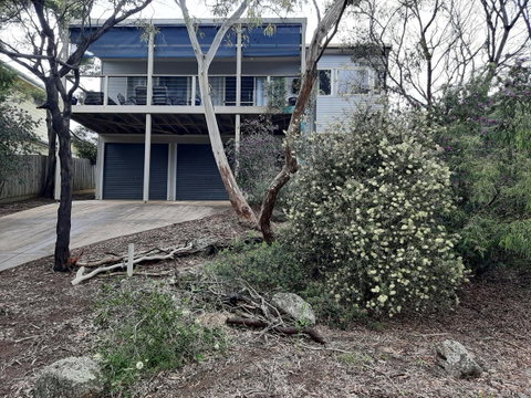 Elevated Holiday House Overlooks Tranquil Wetlands - Perths Hotel 0