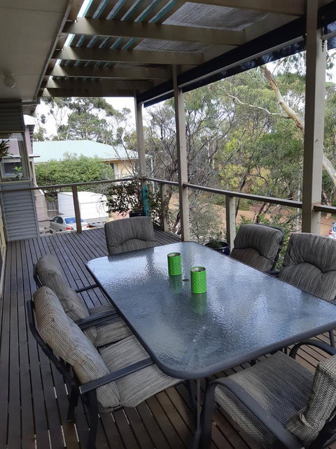 Elevated Holiday House Overlooks Tranquil Wetlands - Perths Hotel 9