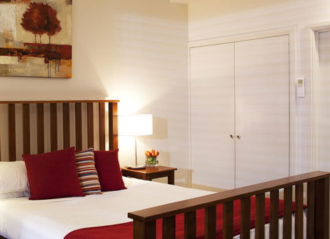 Ansonia On Lydiard - Perths Hotel 21