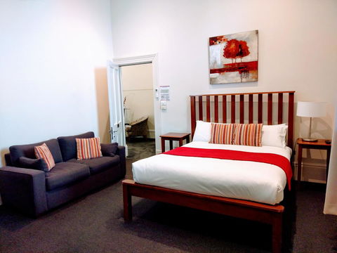 Ansonia On Lydiard - Perths Hotel 32