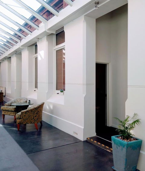 Ansonia On Lydiard - Perths Hotel 23