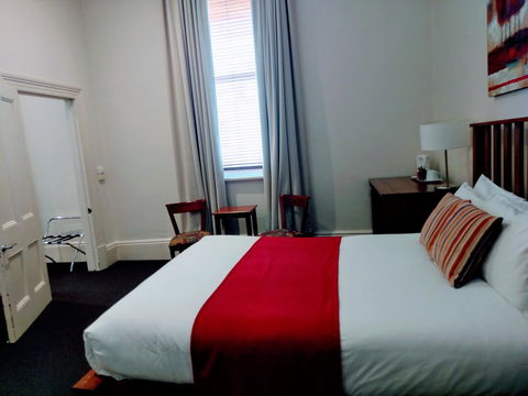 Ansonia On Lydiard - Perths Hotel 30