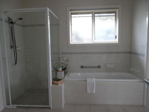 Horsham Central Stay - Perths Hotel 7