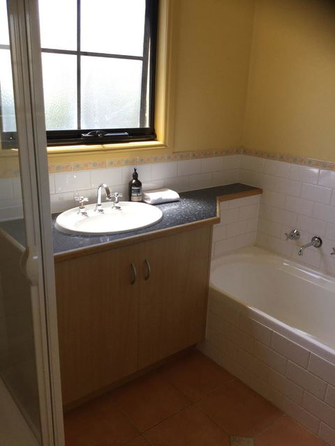 At The Beach Apartments - Perths Hotel 9