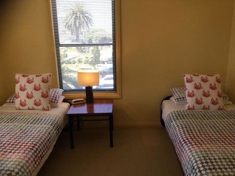 At The Beach Apartments - Perths Hotel 3