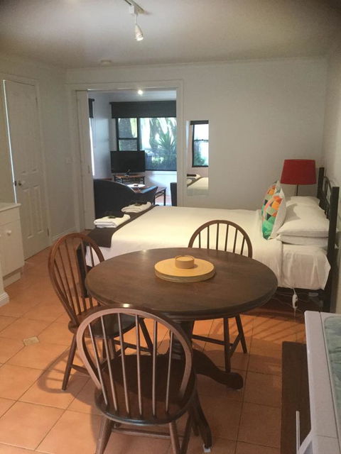 At The Beach Apartments - Perths Hotel 13