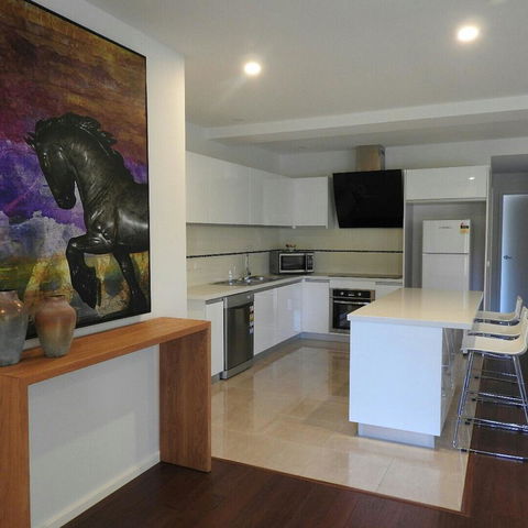 Phillip Island Towers - Perths Hotel 26