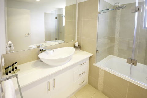 Phillip Island Towers - Perths Hotel 10