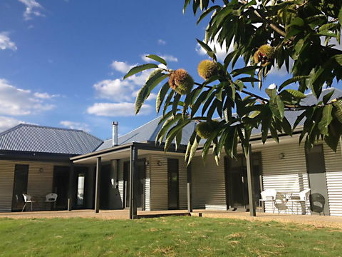 3 Bells Alpine Cottage - Perths Hotel 0
