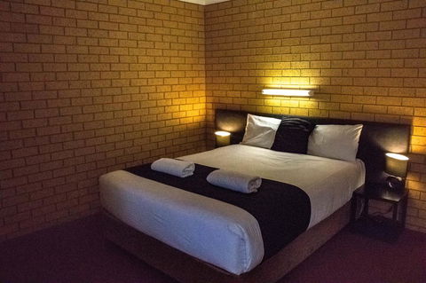 Blue Whale Motor Inn & Apartments - Perths Hotel 10
