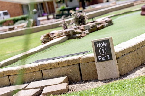 Lakeside Country Club - Perths Hotel 5