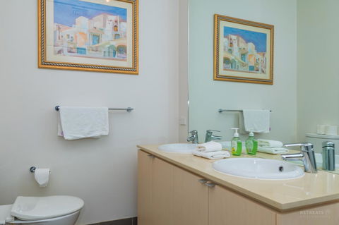 1 Sunset Place - Perths Hotel 10