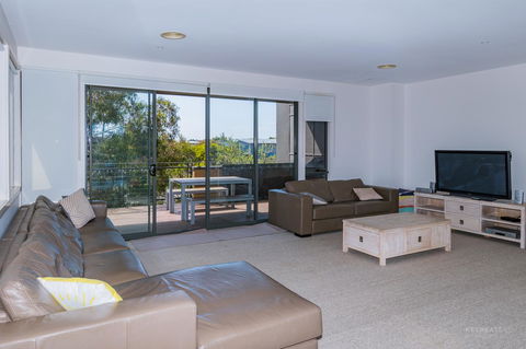 1 Sunset Place - Perths Hotel 3