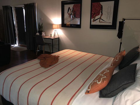 Minni Gums - Perths Hotel 24