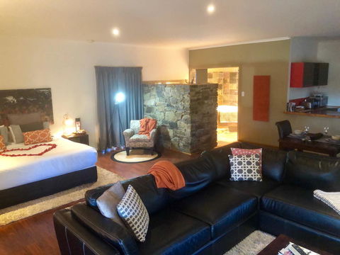 Minni Gums - Perths Hotel 12